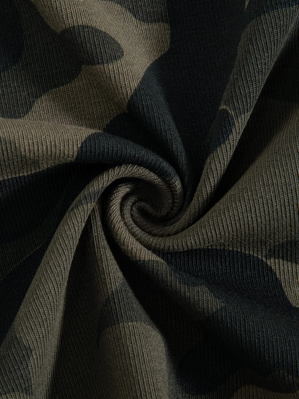 Aelfric Eden Cropped CAMO 77 Off-The-Shoulder Tee - Image 6