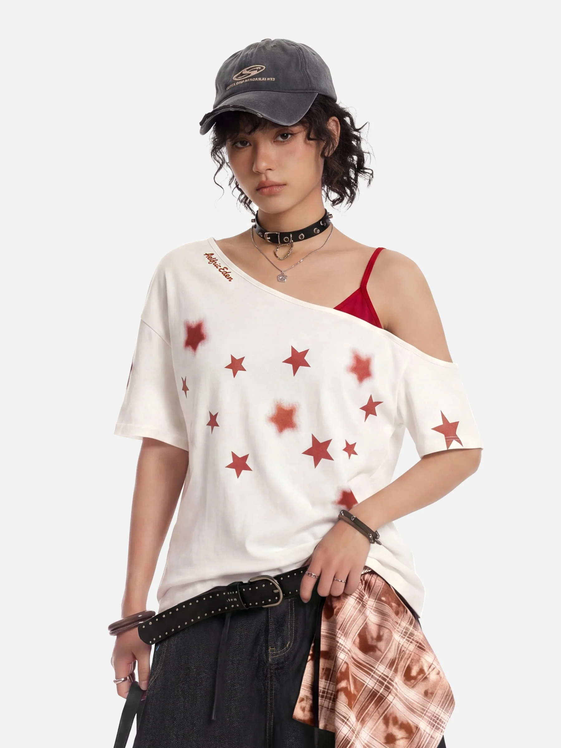 Aelfric Eden Star Graphic Off-The-Shoulder Tee - Image 4