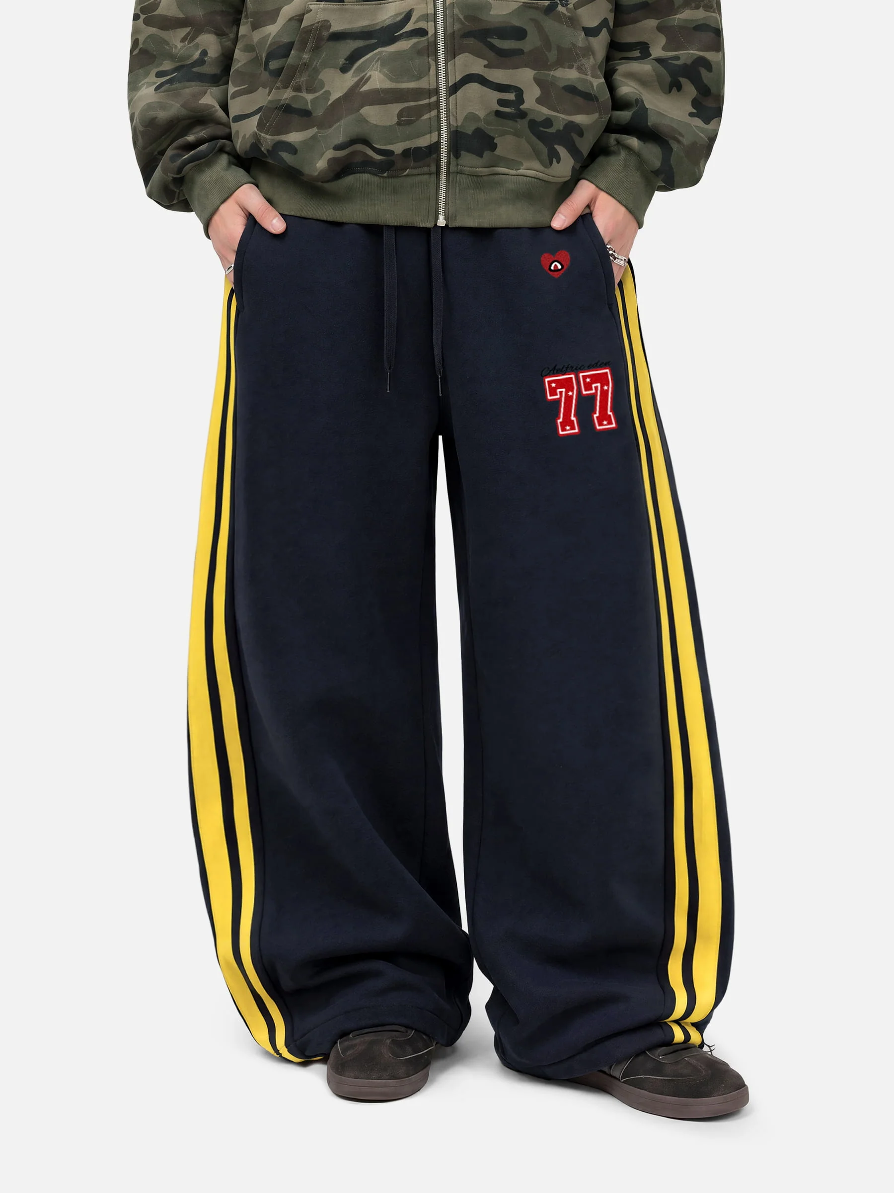 Aelfric Eden Stripe Baggy Barrel Sweatpants - Image 9